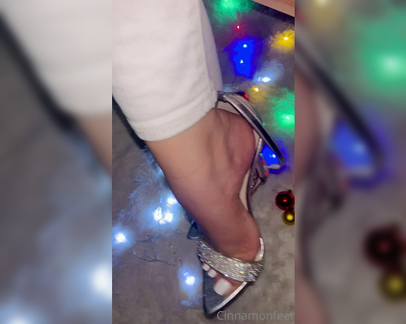 Goddess Cinnamon aka cinnamonfeet2 OnlyFans - My Christmas eve outfit to get everyone to look at my feet You must leave your gifts for your God