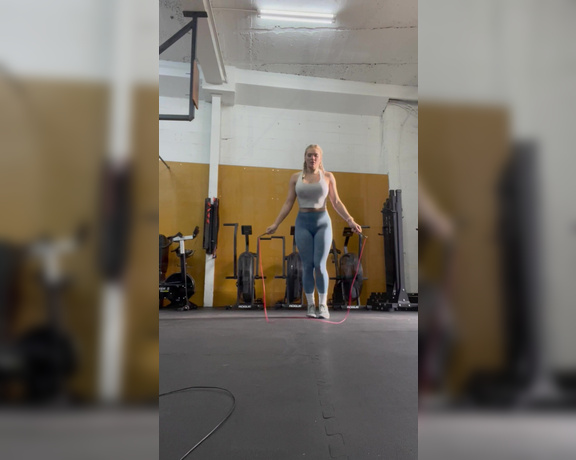 Goddess Dommelia aka goddessdommelia OnlyFans - Practicing for the CrossFit open…