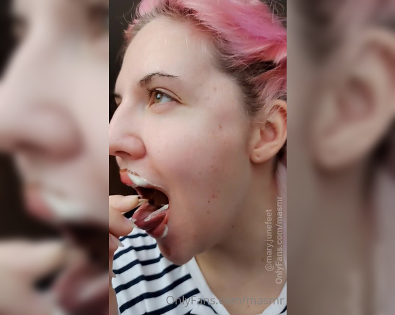 Masmr aka masmr OnlyFans - ICE CREAM eating Probably youre all confused and dont know what hair color I have right now and