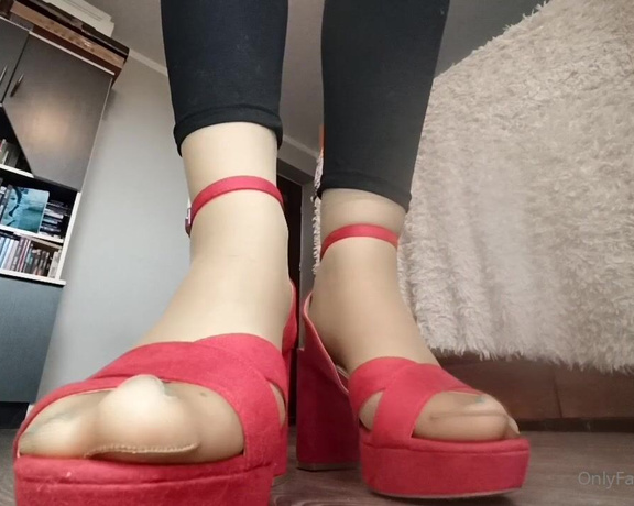 Masmr aka masmr OnlyFans - Im sure this is something a lot of you were waiting for! GIANTESS TRAMPLING Red sandals, sheer