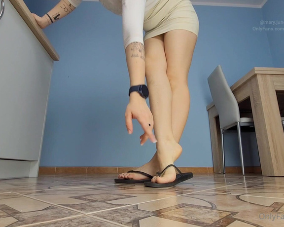 Masmr aka masmr OnlyFans - #11April  giantess in flip flops, floor POV, wide screen