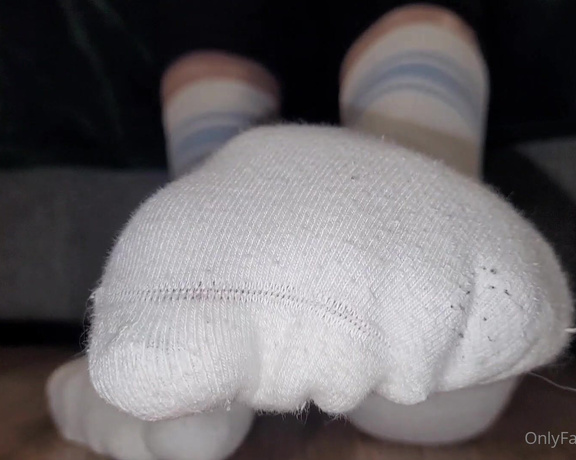 Masmr aka masmr OnlyFans - #8February  my toes are wiggling and scrunching under the soft sock fabric x high ankle white socks