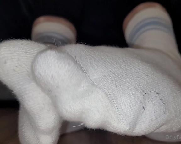 Masmr aka masmr OnlyFans - #8February  my toes are wiggling and scrunching under the soft sock fabric x high ankle white socks