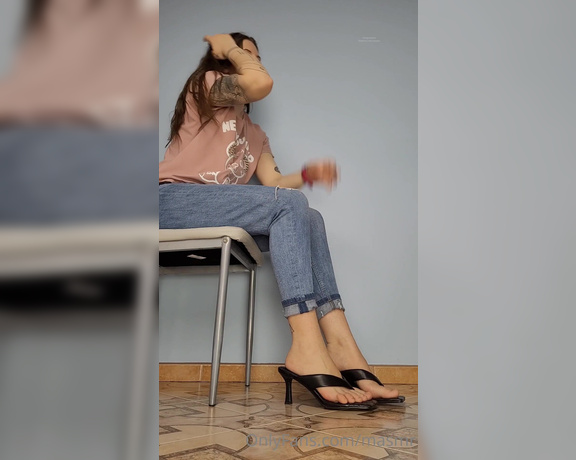 Masmr aka masmr OnlyFans - #3May  HIGH HEELED FLIP FLOPS JOI Side view, jeans, bare feet + flip flops heels This JOI is basic