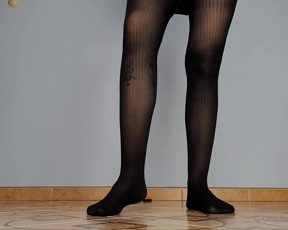 Masmr aka masmr OnlyFans - #1January  new black tights trying on, closeups This video is posted on both my fansites