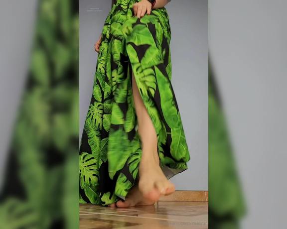 Masmr aka masmr OnlyFans - #9April  leafy long dress, turning around, showing feet off Arches, wrinkly scrunch, painted toes