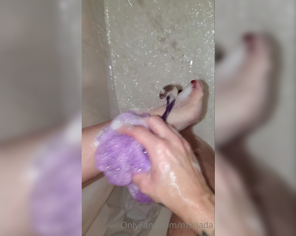 Mssjada aka mssjada OnlyFans - Washing my feet in the shower