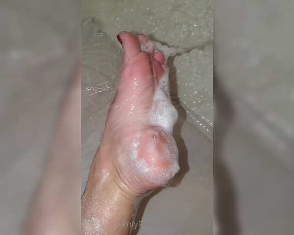 Mssjada aka mssjada OnlyFans - Washing my feet in the shower