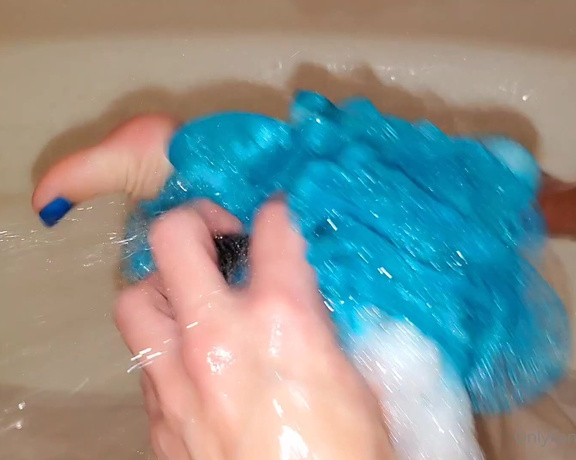 Mssjada aka mssjada OnlyFans - I got a new loofah to wash my feet with in the shower I sold my last one