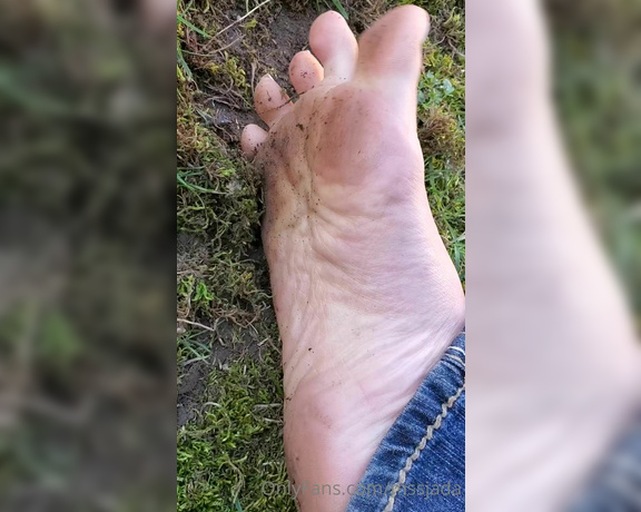 Mssjada aka mssjada OnlyFans - Feet playing in the dirt