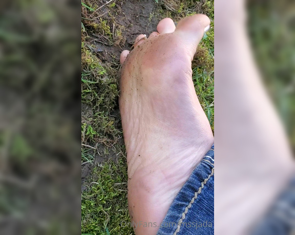 Mssjada aka mssjada OnlyFans - Feet playing in the dirt