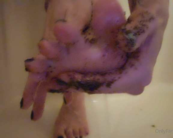 Mssjada aka mssjada OnlyFans - In the shower scrubbing my feet with some homemade sugar scrub