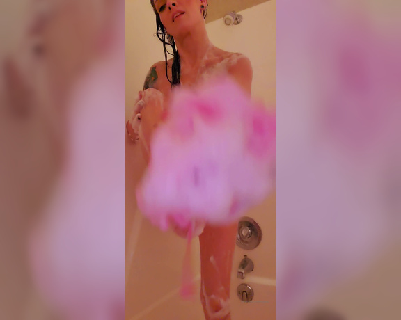 Mssjada aka mssjada OnlyFans - Taking a shower before bed, getting EVERYTHING clean I thought you might want to watch so I rec