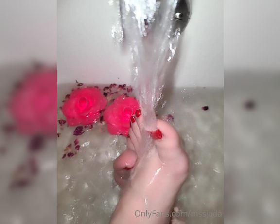 Mssjada aka mssjada OnlyFans - I was on these cute little feet all day Time to soak them in the bath 1