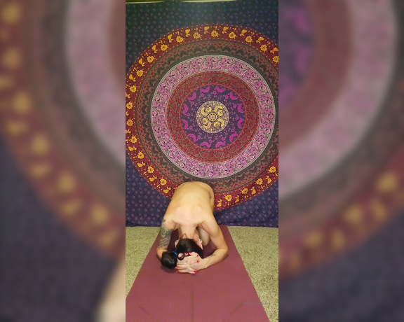 Mssjada aka mssjada OnlyFans - Some of my Yoga poses Naked! A little Video and 12 Pictures 1