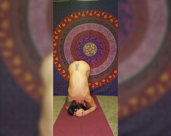 Mssjada aka mssjada OnlyFans - Some of my Yoga poses Naked! A little Video and 12 Pictures 1