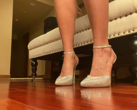 Theenchantressb aka theenchantressb OnlyFans - New shoe JOI!