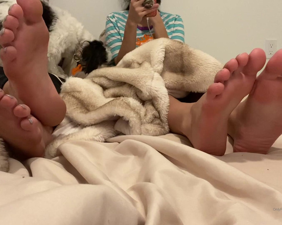 Theenchantressb aka theenchantressb OnlyFans - Me and my sister’s ignore video!