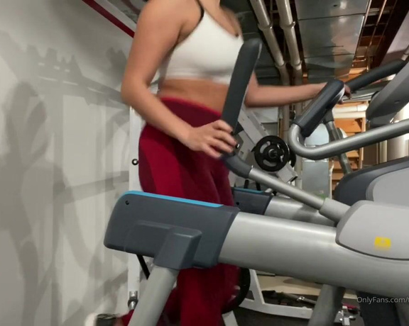 Theenchantressb aka theenchantressb OnlyFans - Do you ever stare at pretty girls while youre at the gym Do you go a little crazy when shes barefo