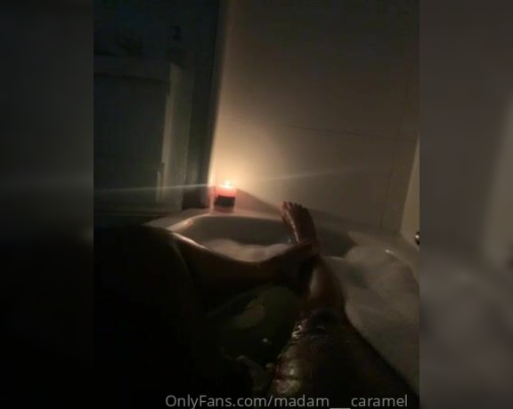 Madame Caramel aka madam___caramel OnlyFans - Relaxing bath prepared by @mc joris with a scented Candle and a luxurious bath gel I will sleep wel