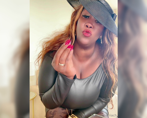 Madame Caramel aka madam___caramel OnlyFans - Do yo know how you can instantly make yourself more appealing By locking that tiny, useless cock awa