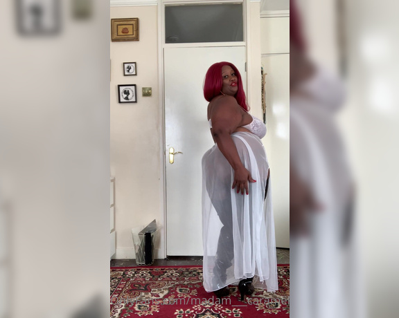 Madame Caramel aka madam___caramel OnlyFans - Behold the supreme Black Ass  you will be mesmerised