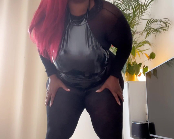 Madame Caramel aka madam___caramel OnlyFans - Come here boi!!!