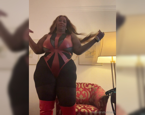 Madame Caramel aka madam___caramel OnlyFans - You crave my Goddess curves