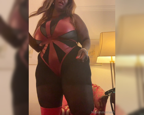 Madame Caramel aka madam___caramel OnlyFans - You crave my Goddess curves