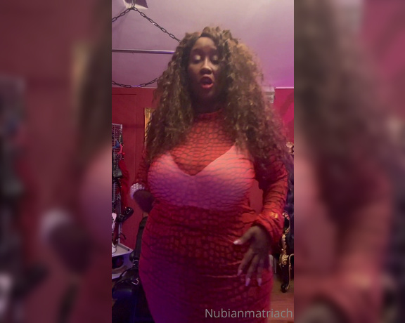 Madame Caramel aka madam___caramel OnlyFans - Sniff my cunt