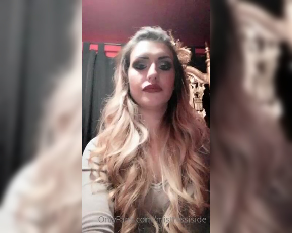 Mistress Iside aka mistressiside OnlyFans - Lui sa benissimo quanto io detesti aspettare, soprattutto quando ho voglia di rilassarmi e bere un 2