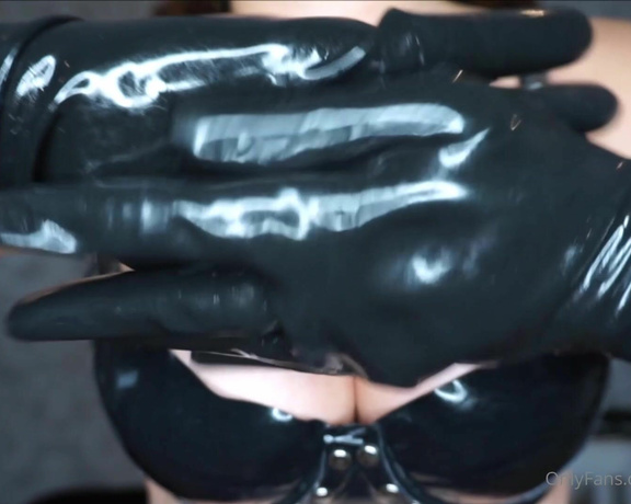 Toxicsugga aka toxicsugga OnlyFans - Latex GT & Big Boobies POV Adventskalender Tor 5