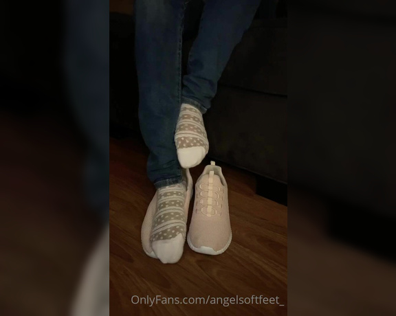 Soft Angel Soles aka angelsoftfeet_ OnlyFans - Sneak peek into the 7min+ custom video someone got to enjoy along with their worn items from me re 1