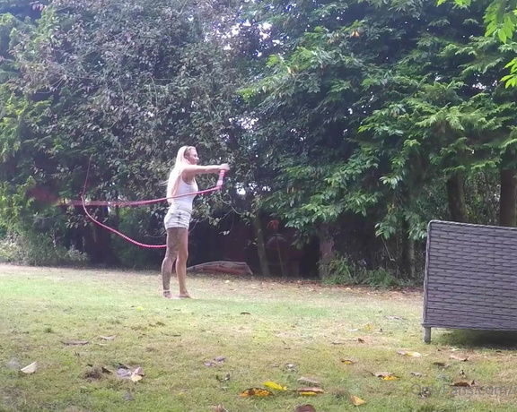 Miss Suzanna Maxwell aka Misssuzannamax Onlyfans - Practicing some double action in the garden finally testing out the beautiful set that a gifted