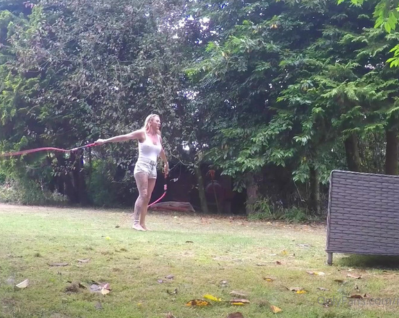 Miss Suzanna Maxwell aka Misssuzannamax Onlyfans - Practicing some double action in the garden finally testing out the beautiful set that a gifted