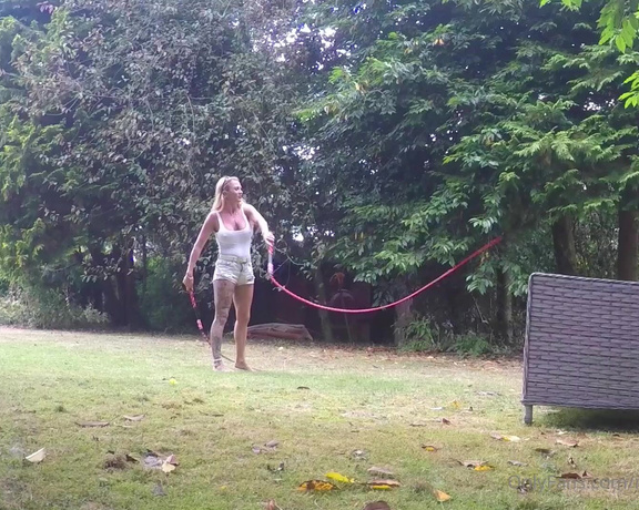 Miss Suzanna Maxwell aka Misssuzannamax Onlyfans - Practicing some double action in the garden finally testing out the beautiful set that a gifted