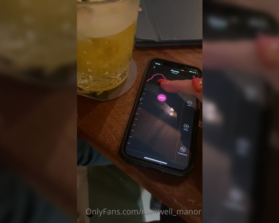 Miss Suzanna Maxwell aka Misssuzannamax Onlyfans - Plugged and out for drinks …… Teasing @willybank remotely whilst in a bar !!!!