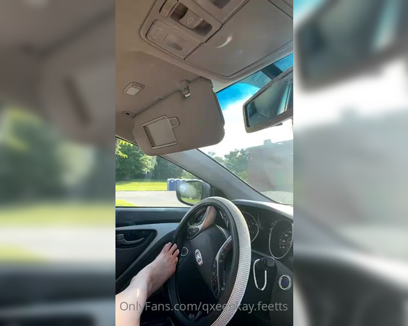 Qxeenkay feetts Onlyfans - Driving with my feet is fun 1