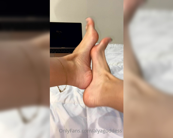 Alyafeets aka Alyagoddess Onlyfans - How are you loving this pedi And what color should I do next Send suggestions my way