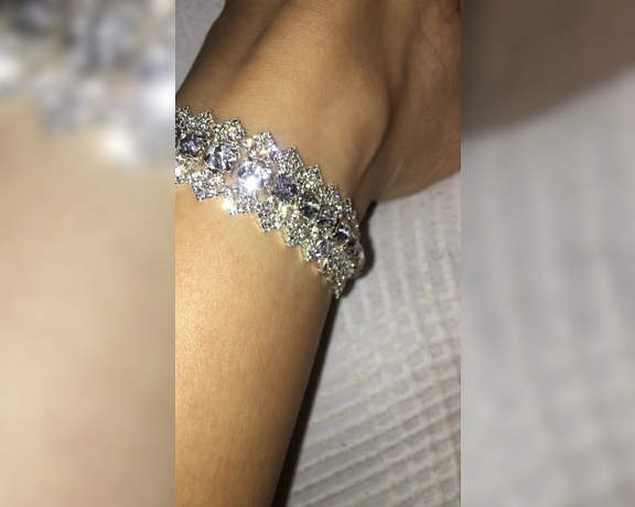 Alyafeets aka Alyagoddess Onlyfans - Put some jewels on my feet