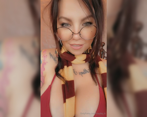 Hayley B aka hayley_b OnlyFans - My wand is Magic