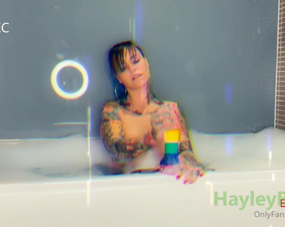 Hayley B aka hayley_b OnlyFans - Let’s get wet