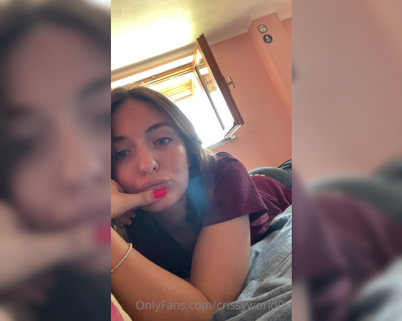 Crissyworld0k aka crissyworld0k OnlyFans - Piedini