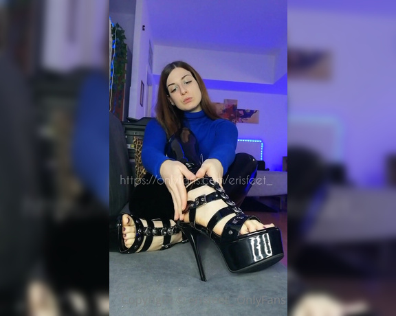 Erisfeet aka erisfeet_ OnlyFans - Ciuccia il mio tacco sfigato!