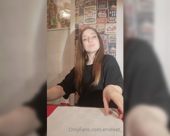 Erisfeet aka erisfeet_ OnlyFans - La tua cena a base di piedi, i miei piedi! E devi anche dire grazie se non ti lascio a digiuno!