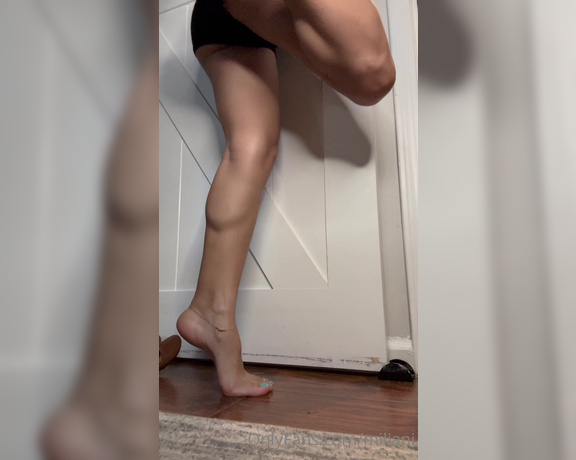 Miliani aka miliani OnlyFans - Someone asked for tippy toes so they can see my arches here you go )