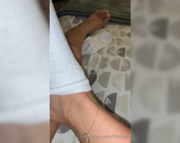 Miliani aka miliani OnlyFans - Short clip of my thick white socks I love how tight they feel on my feet & ankles