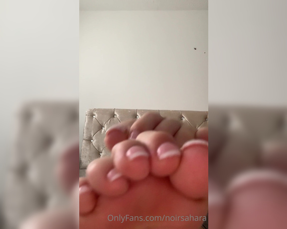 Mistress Sahara aka noirsahara OnlyFans - Suck on my toes and worship my soles