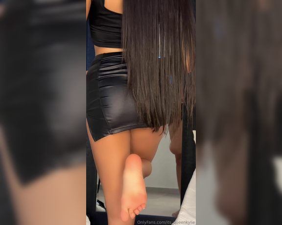 Its queen kylie aka its_queenkylie OnlyFans - Guess which underwear I got under this sexy skirt and watch it in your dm after to see if you were 1