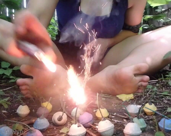 Enchantress Arwyn aka mightyarwyn OnlyFans - Heres an extended clip from my 4th of July Foot Magic video! $777 for the full 5 minutes of magic,